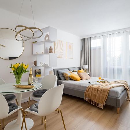 Gold Premium Central Suite 950 M To Central Station Parking Warschau Exterior foto