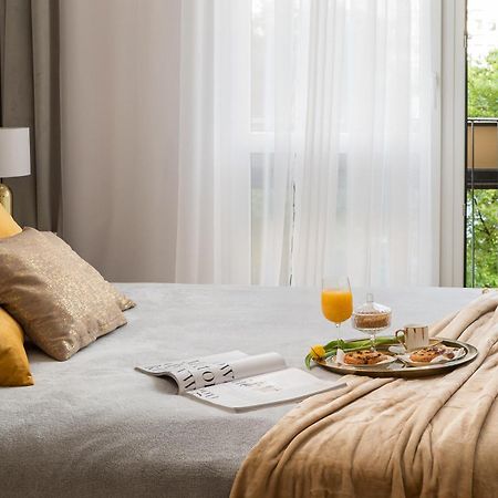 Gold Premium Central Suite 950 M To Central Station Parking Warschau Exterior foto