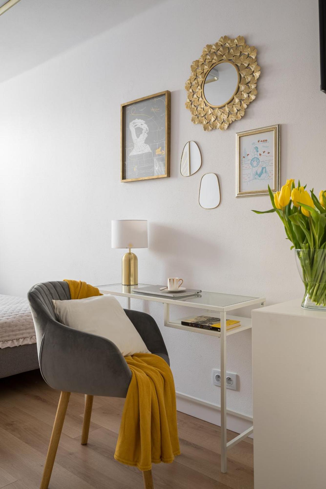 Gold Premium Central Suite 950 M To Central Station Parking Warschau Exterior foto