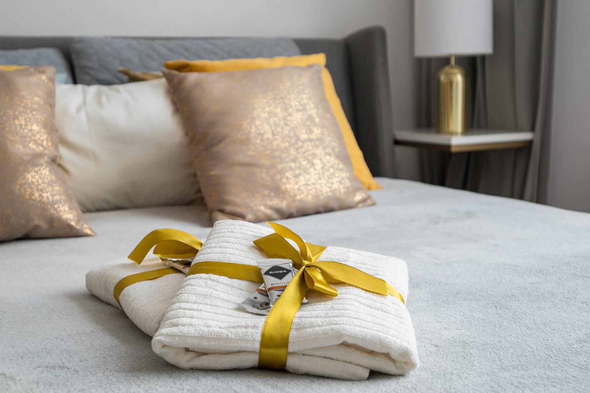Gold Premium Central Suite 950 M To Central Station Parking Warschau Exterior foto